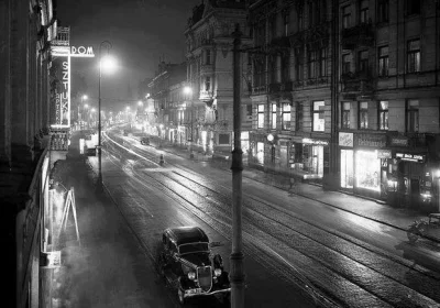 Usted - Warszawa,, Nowy świat, 1935r

#Warszawa #cityporn #ciekawostki #historia
