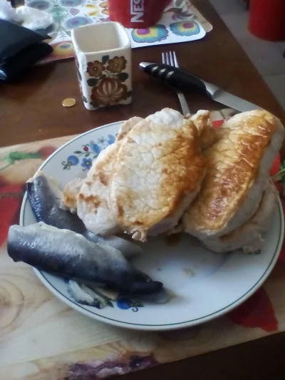 anonymous_derp - Dzisiejsze śniadanie: Smażony schab, marynowane filety śledziowe, só...