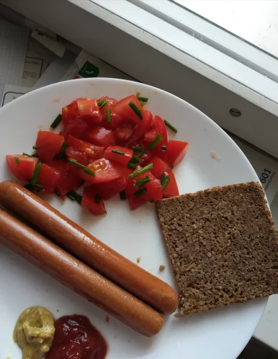 arsaya - TAK BĘDZIE W WEGANIŹMIE
(parówki z polsoji jak coś, wiem, że syf straszny, ...