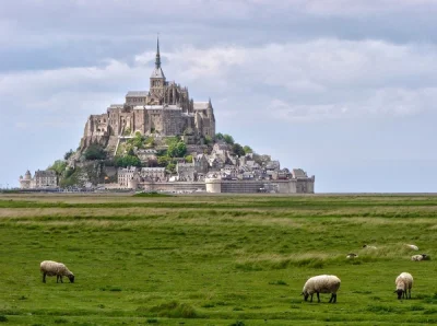 A.....m - Mont Saint-Michel, Francja.

#azylboners #earthporn