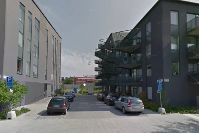 trzeci - W Sztokholmie jest podobny zestaw bloków jeśli chodzi o balkony:

https://...