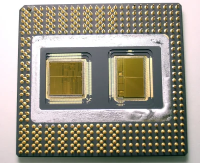 rafalopolus - @smk666: Pentium Pro. Rzeczywiście kobyła w porównaniu do pierwszych pe...