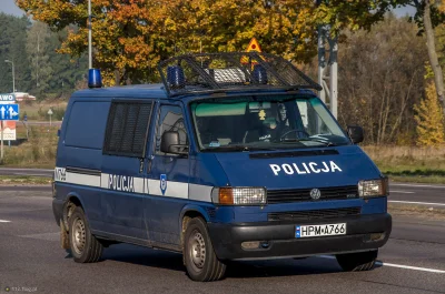W.....c - Ostatnio widziałem w centrum Katowic VW T4 Policji, w starym malowaniu, pod...