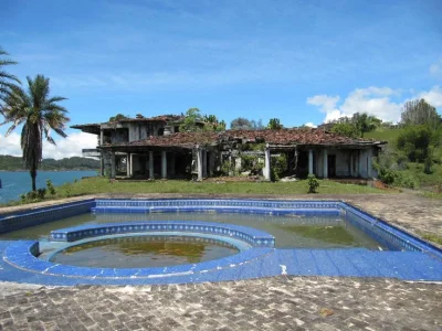 Oxyn - Posiadłość Pablo Escobara w La Manuela
Porzucona w 1993 po ataku bombowym wyk...