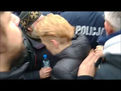 CulturalEnrichmentIsNotNice - Aśka Scheuring-Wielgus rzuca się na policjantów.
#poli...