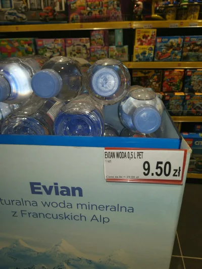 BdJoe - Czy to jest normalne, żeby za 0.5 litra wody wołać 9.5 zł ? Airport Gdańsk......