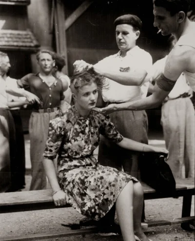 A.....i - Francuska kobieta golona na łyso przez członków ruchu oporu za bliskie rela...