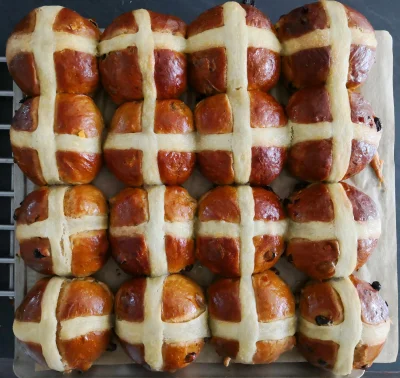 tptak - Hot cross buns, właśnie wrzuciłem znalezisko z przepisem. Tylko ładnie się dz...