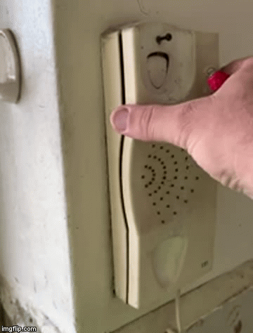 Jeden_rabin - To się nazywa zbugowany telefon
#ciekawostki #bug #Australia #elektryk...