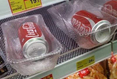 t.....s - @PilariousD: tymczasem cola w Hong Kongu