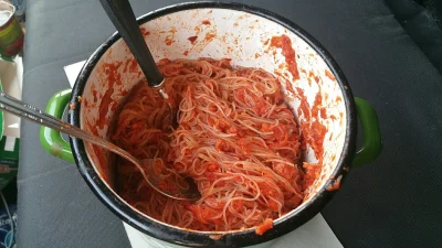 T.....f - Makaron zbyleczym

-makaron grochowy
-pomidory w puszce
-koncentrat pomidor...