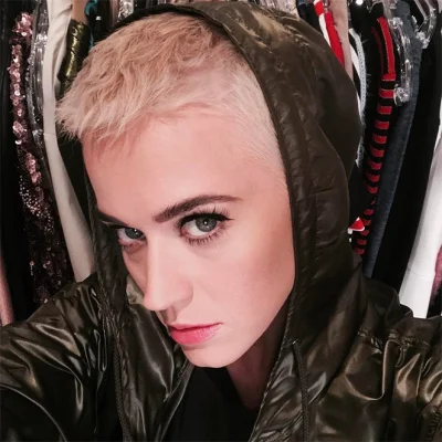 O.....i - @KwestiaPodejscia: Katy Perry w krótkich wygląda jak Eminem. Lepiej zostaw ...