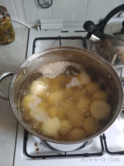 Mcmm21 - Gotuję sobie ziemniaki na knedle (｡◕‿‿◕｡) #gownowpis #gotujzwykopem