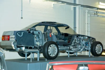 j.....i - W 1989 roku Lexus LS 400 został rozebrany przez inżynierów Cadillaca. Ci po...