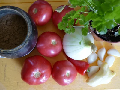 paramyksowiroza - Robimy sos. Będziemy potrzebować:

- 5-6 pomidorów (1-1,3 kg)
- ...