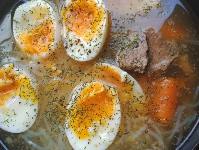 Vegan - Rosół na mięsie drobiowo-wołowym z jajkiem i makaronem Shirataki.
#ramen #ket...