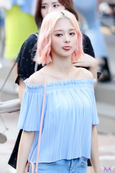 XKHYCCB2dX - #nagyung #fromis9 
#koreanka