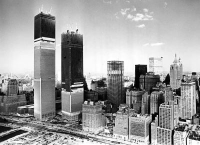j.....n - Nowy Jork, lata 70-te XX w. WTC w budowie
#cityporn #fotohistoria #nowyjor...