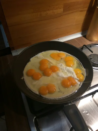 Bialy_Mis - Mirki kupiłem 2 jajka w jednym ( tylko ze każde) ... Normalnie cebuladeal...