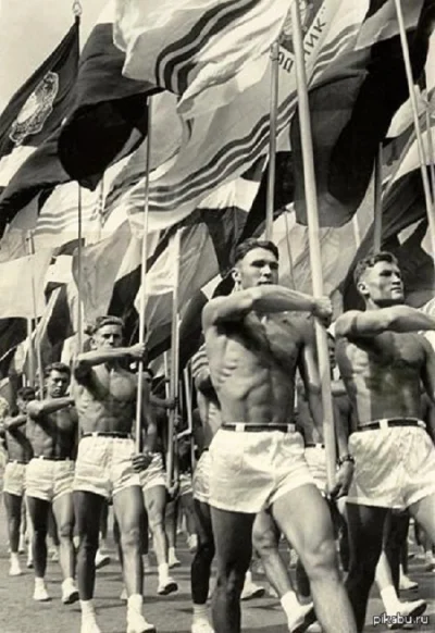 tytanos - > The parade of athletes Moscow. The USSR. 1956

#mirkokoksy #fotohistori...