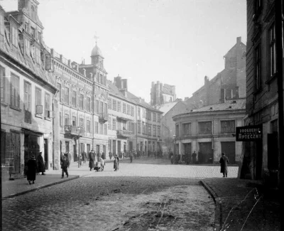 yanosky - ul. Nowomiejska - widok w kierunku Rynku Starego Miasta, 1914-1915 r.

#h...