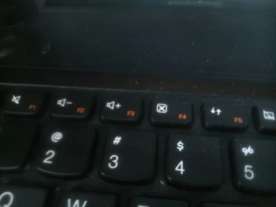 zgredinho - No szkoda że nie umieścili tam przycisku zagłady świata :< #laptop #lenov...