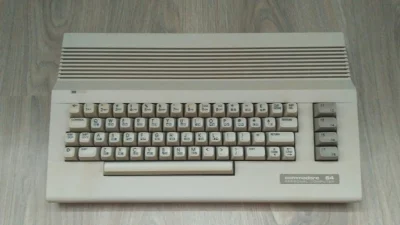 RetroPie82 - @majzok 
Moje RaspberryPi2 jest zainstalowane w poczciwym C64. System op...