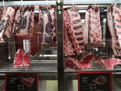 passa_bola - W Selgros w dziale mięsnym jest możliwość zakupienia mięsa sezonowanego