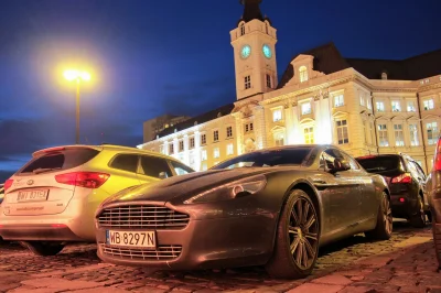 superduck - Aston Martin Rapide (2010–2013)
5,9 V12 477KM
0-100 km/h - 5,3 s

W 2010 ...