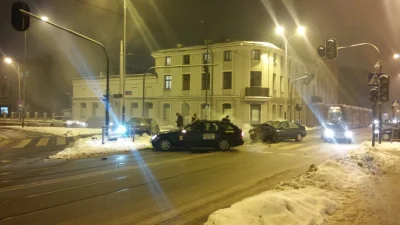 4pietrowydrapaczchmur - #lodz #wypadek
Wypadek na ulicy Pomorskiej. 
O godzinie 19....