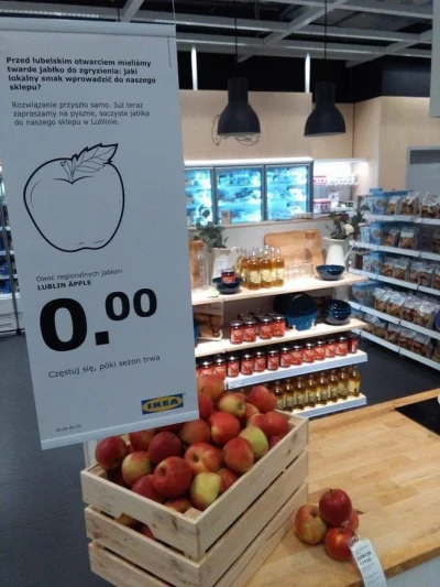 Nivis - Pamiętacie zdjęcie nadgryzionego sztucznego jabłka z ekspozycji Ikea które kr...