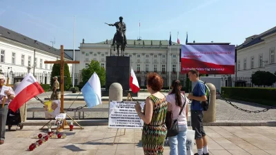 normanos - Niech będzie pochwalony,

Gdzie jest krzyż? Gdzie jest krzyż?

Oh, wai...