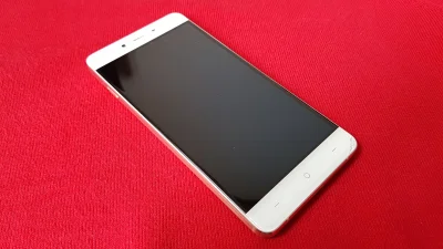 Asarhaddon - Nie chciałby ktoś przytulić używanego Oneplus X? Cena 600 PLN, wszystko ...