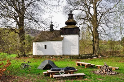 joannadeli - > obóz w dolinie Bielicznej, w stylizacji Łemków.

Przepiekna okolica: