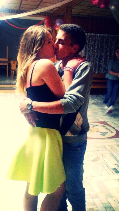 hacerking - O jak kisnę z tego zdjęcia xD
#heheszki #zwiazki #pocalunek