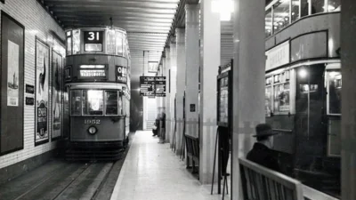 futbolski - Podziemny przystanek londyńskiego tramwaju, lata 30-te XX wieku. Tunel mi...