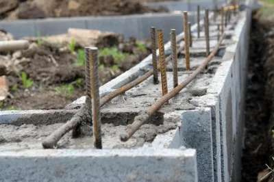 L.....s - @Harugawa: 
Beton zbrojony - element konstrukcyjny wykonany z betonu, posi...