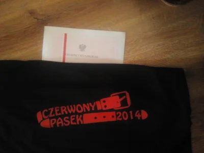 rafkit - #chwalesie #czerwonypasek Za rok udawania że się ucze dostałem... koszulkę. ...