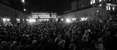 maluminse - ludzkie tłumy pod pustym Pałacem Prezydenckim #prezydent #kaczynski
