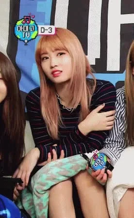 ChenLejJgUA - #momo #twice 
#koreanka #gif