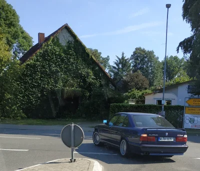 wynalazek_one - #bmw #carspotting #alpina
Ale mi się trafiła na wsi w okolicy Hamburg...