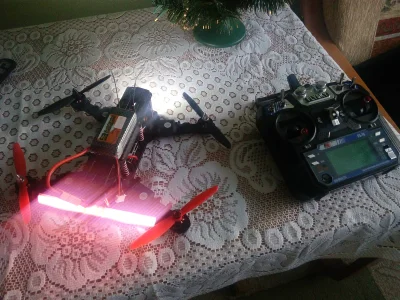 szczebrzeszynek - Lata skubany! 

Mój pierwszy Dron skończony. 

#budujedrona #drony