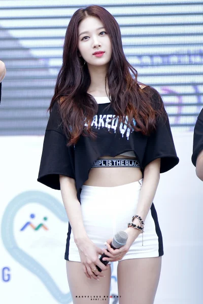 K.....o - #minha #ninemuses 
#koreanka