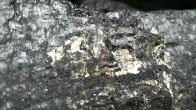 hbmm - Co to może być za pierwiastek lub mineral w weglu kamiennym #chemia