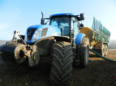 Ghuthek - Jak zawsze materiał własny. 

New Holland T7050 



#traktorboners