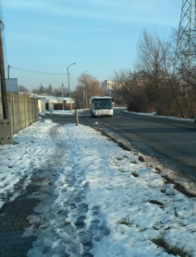 sylwke3100 - Ulica Budowlana Katowice /Siemianowice i autobus SOR udaje się na przyst...