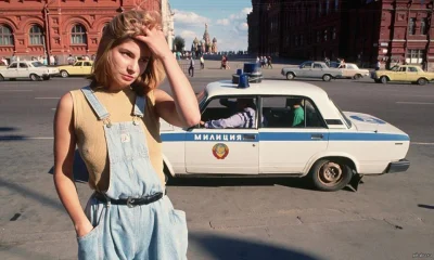 ColdMary6100 - ZSRR też bywało piękne. Na zdjęciu moskwiczanka w 1989 roku
#fotograf...