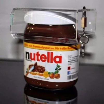 Mleko - Wiedziałem, że ten kształt słoika nie jest przypadkowy.

#nutella #humorobr...