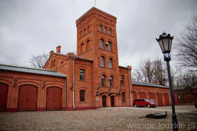 kuzyn1910 - @Nietopesz: W Łodzi budynek straży ogniowej z 1884 roku odnowiono tak, ob...