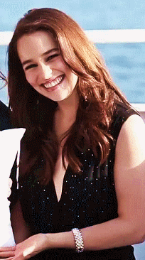 Heninger - #emiliaclarke #khaleesi #ladnapani #gif